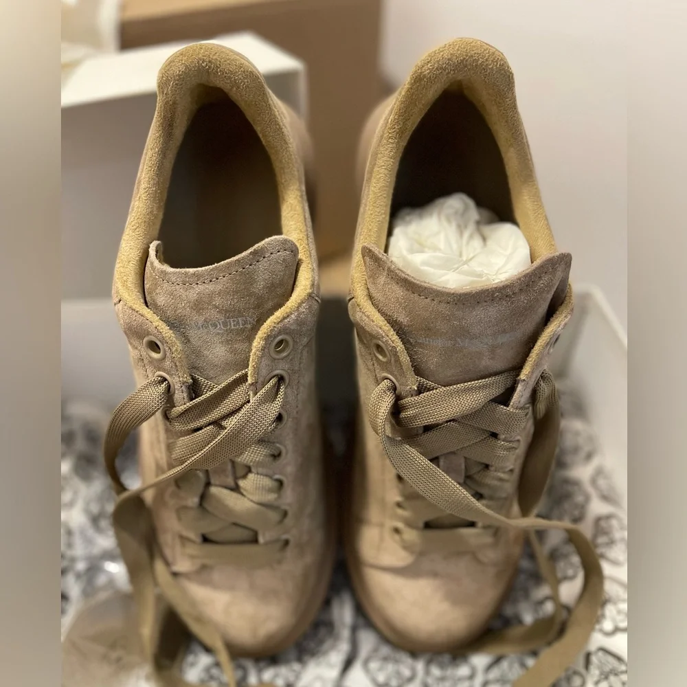Alexander McQueen Oversize Sneaker (Size 43EU/10.5US) NEVER WORN 🔥 - Picture 3 of 6